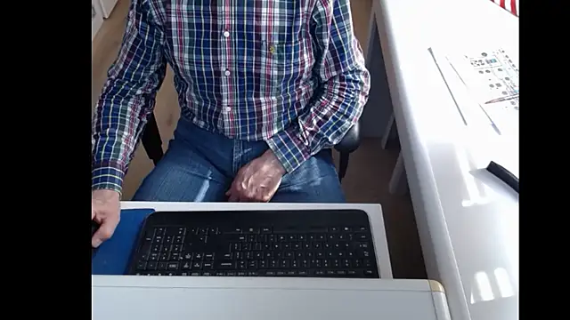 Snapshot of dutchpornking chatting on 03/02/25, 12:32 dutchpornking online show from 03/02/25, 12:32