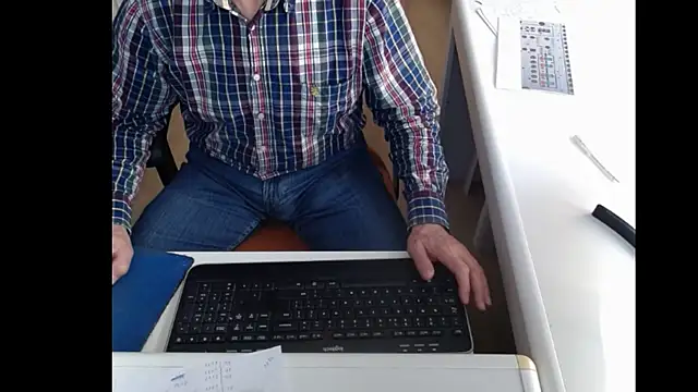 Snapshot of dutchpornking chatting on 03/05/25, 11:06 dutchpornking online show from 03/05/25, 11:06