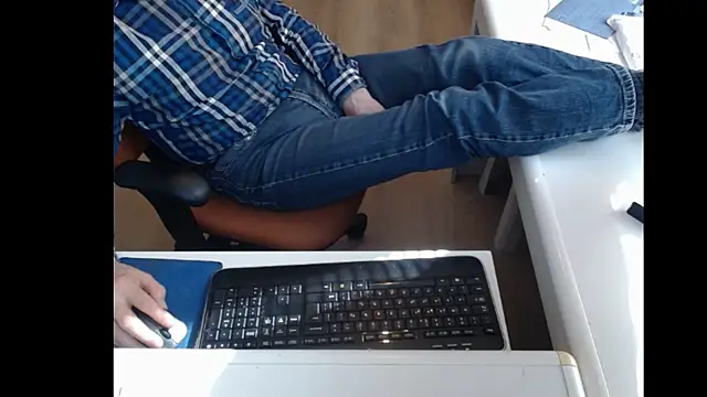Snapshot of dutchpornking chatting on 03/09/25, 11:47 dutchpornking online show from 03/09/25, 11:47
