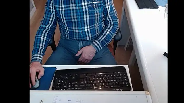 Snapshot of dutchpornking chatting on 03/09/25, 04:22 dutchpornking online show from 03/09/25, 04:22