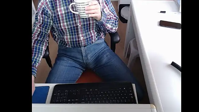 Snapshot of dutchpornking chatting on 03/13/25, 07:53 dutchpornking online show from 03/13/25, 07:53