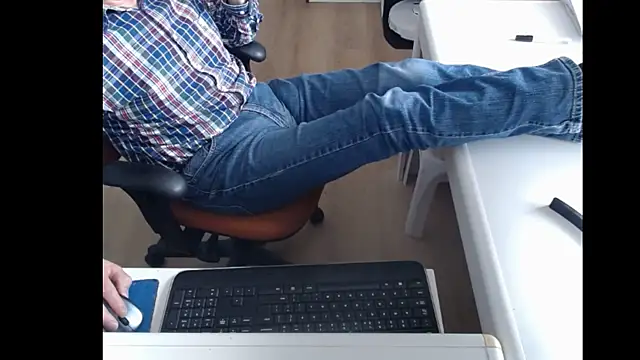 Snapshot of dutchpornking chatting on 03/13/25, 11:19 dutchpornking online show from 03/13/25, 11:19