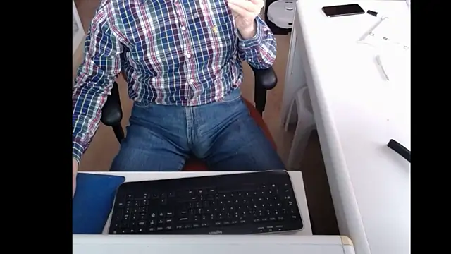 Snapshot of dutchpornking chatting on 03/14/25, 04:19 dutchpornking online show from 03/14/25, 04:19