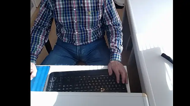 Snapshot of dutchpornking chatting on 03/16/25, 12:00 dutchpornking online show from 03/16/25, 12:00