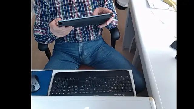 Snapshot of dutchpornking chatting on 03/17/25, 11:21 dutchpornking online show from 03/17/25, 11:21