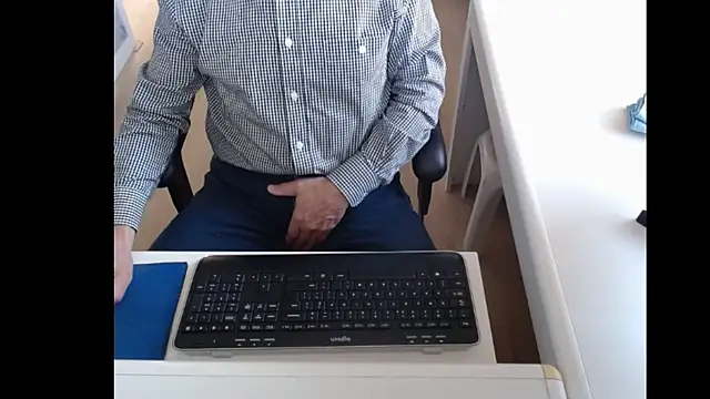 Snapshot of dutchpornking chatting on 03/19/25, 08:23 dutchpornking online show from 03/19/25, 08:23