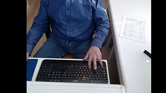 Snapshot of dutchpornking chatting on 03/20/25, 12:22 dutchpornking online show from 03/20/25, 12:22