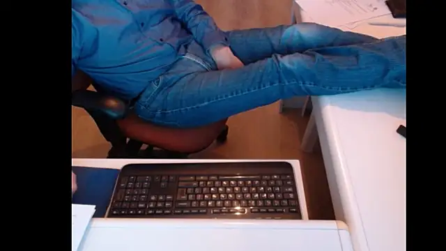 Snapshot of dutchpornking chatting on 03/21/25, 05:45 dutchpornking online show from 03/21/25, 05:45