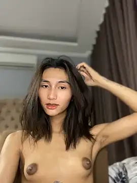 SpiffyFuchsia69 online show from 01/01/25, 02:52