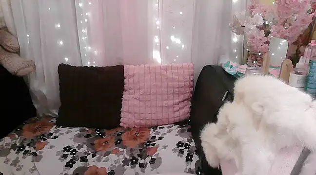 OhmyPinay online show from 03/18/25, 02:04