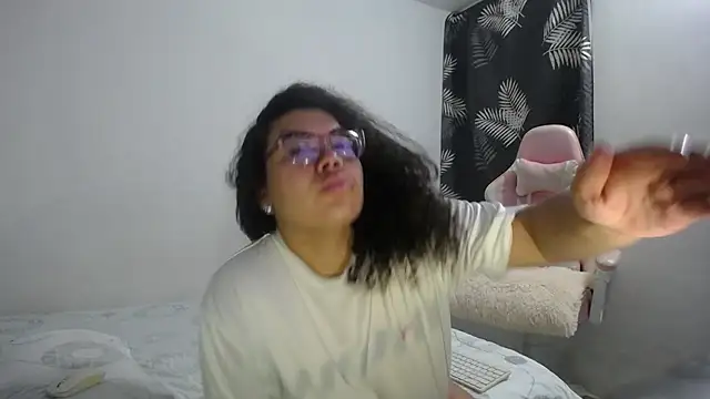 mabigomez00 online show from 02/19/26, 09:27