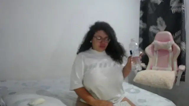 mabigomez00 online show from 02/21/26, 09:32