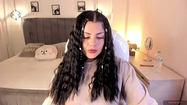 Catalinaa martinez online show from 09/18/25, 02:57