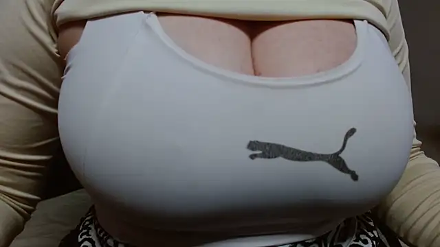 AnnyelinnaLove online show from 01/12/25, 12:28