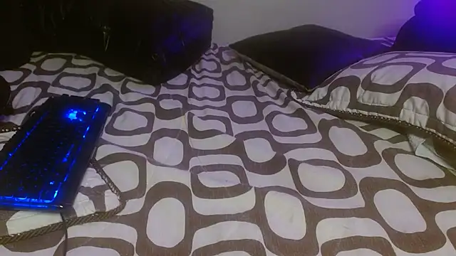 AnnyelinnaLove online show from 03/06/25, 09:58