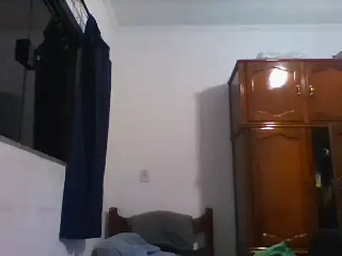 Snapshot of SAFADINHO-25 chatting on 02/02/25, 10:49 SAFADINHO-25 online show from 02/02/25, 10:49