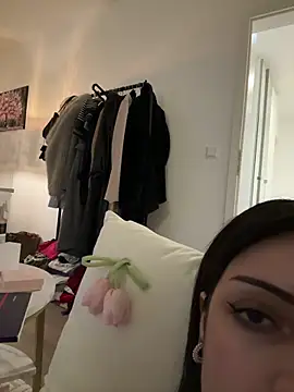 Prettylilgirll online show from 05/10/26, 07:08