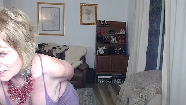 SindeeDix online show from 11/12/25, 12:49