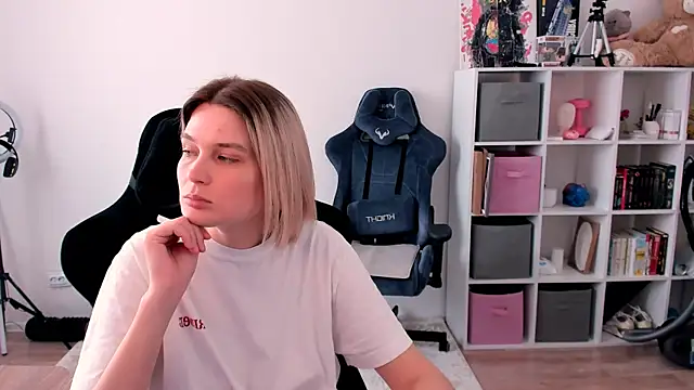 hotblonds online show from 03/09/26, 11:25