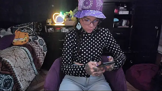 Snapshot of Lilmarieee chatting on 01/11/25, 10:40 Lilmarieee online show from 01/11/25, 10:40