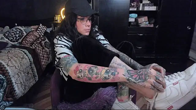 Snapshot of Lilmarieee chatting on 01/19/25, 01:00 Lilmarieee online show from 01/19/25, 01:00