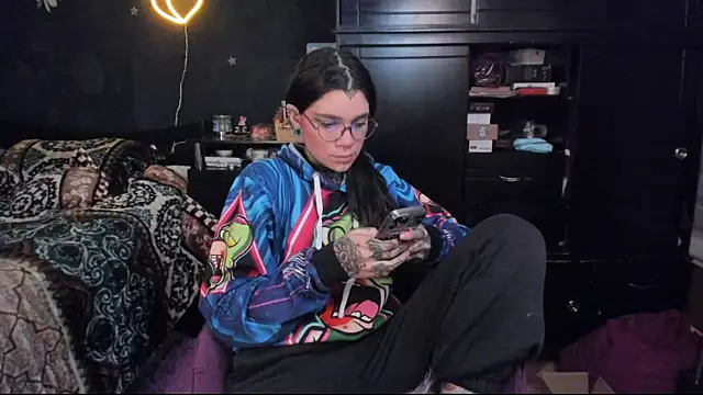 Snapshot of Lilmarieee chatting on 03/13/25, 10:43 Lilmarieee online show from 03/13/25, 10:43