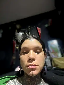 Snapshot of Lilmarieee chatting on 10/24/25, 12:41 Lilmarieee online show from 10/24/25, 12:41