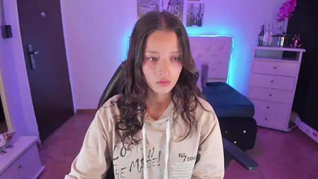 Amaia Daniells online show from 12/15/24, 03:34