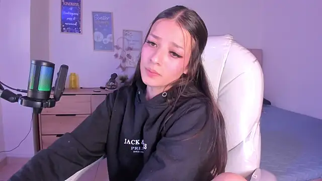 Amaia Daniells online show from 03/05/25, 06:23