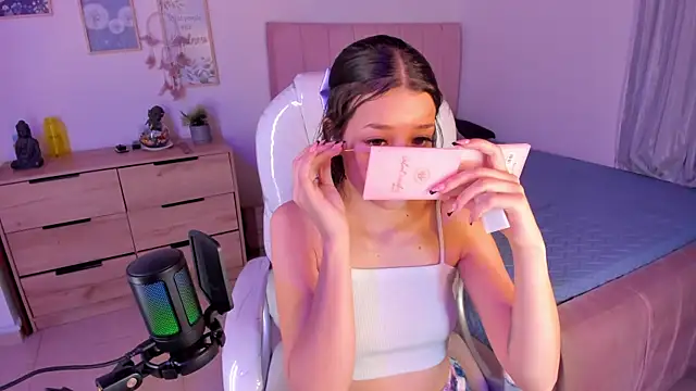 Amaia Daniells online show from 03/12/25, 03:24