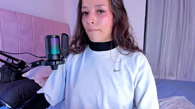 Amaia Daniells online show from 03/13/25, 06:16