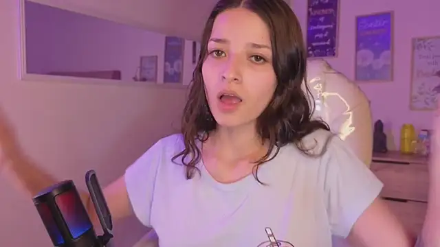 Amaia Daniells online show from 10/16/25, 03:51