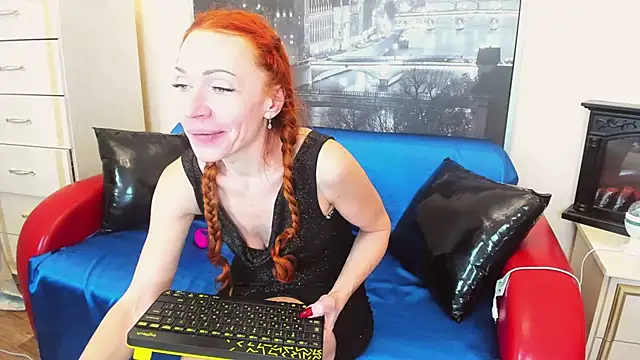 Snapshot of softlysoftlyasbeauty chatting on 02/12/26, 02:01 softlysoftlyasbeauty online show from 02/12/26, 02:01