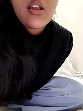 Annerae online show from 03/18/25, 10:58