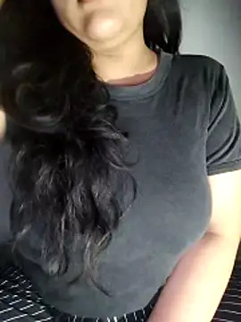 Annerae online show from 10/25/25, 04:02