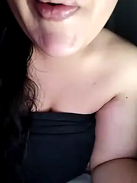 Annerae online show from 04/19/26, 03:33