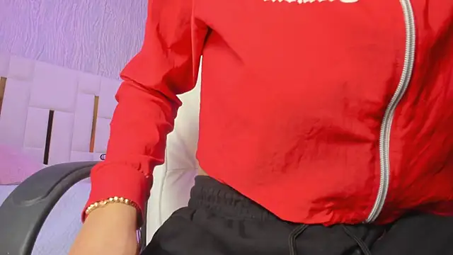 Meghan stonne  online show from 12/14/25, 07:18