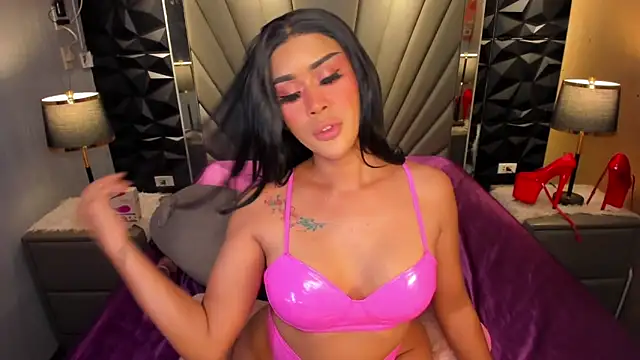 QuiinMollyXxX online show from 11/15/25, 09:39