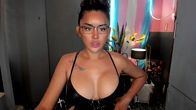 QuiinMollyXxX online show from 04/17/26, 02:58