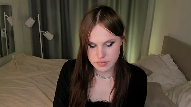 EffieMinki online show from 05/18/26, 04:07