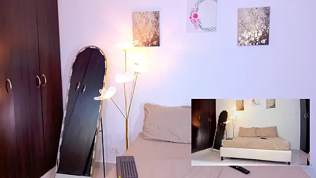 SarahCinnamon- online show from 04/18/26, 01:15