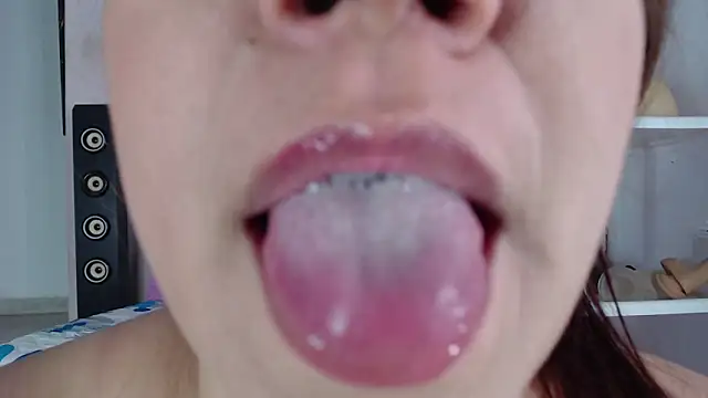 emiligrey  online show from 03/02/25, 11:39