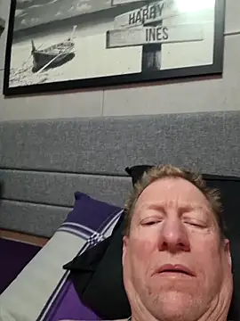 tomtom111111 online show from 03/09/26, 06:56