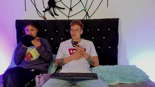 Snapshot of A_sexy_couple__ chatting on 10/28/25, 09:17 A sexy couple   online show from 10/28/25, 09:17