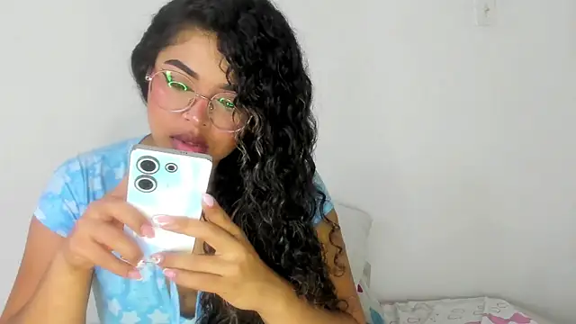 moana taylor online show from 02/26/25, 10:26