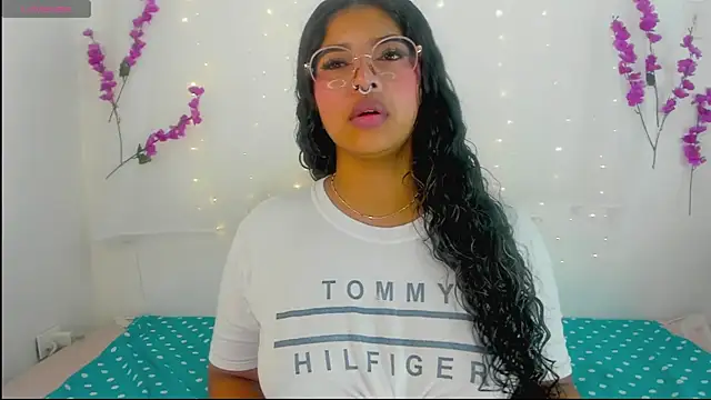 moana taylor online show from 09/11/25, 09:53