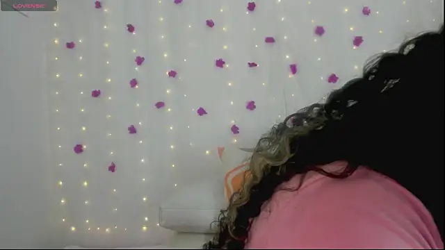 moana taylor online show from 10/03/25, 10:56