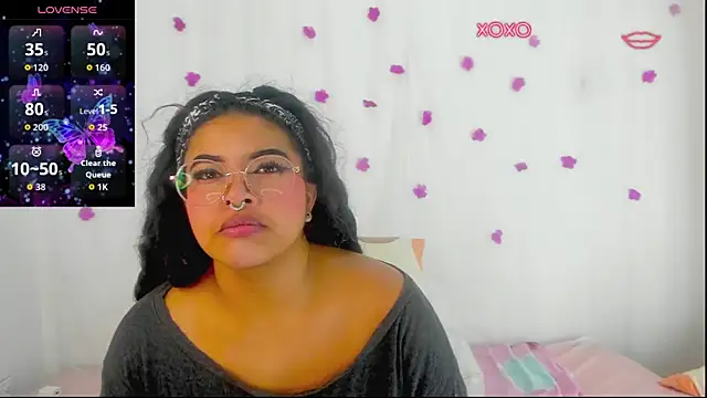 moana taylor online show from 10/11/25, 11:42