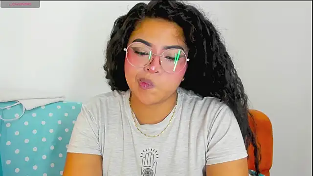 moana taylor online show from 04/19/26, 03:22