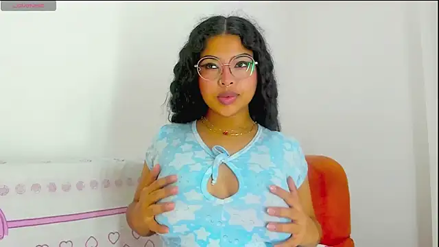 moana taylor online show from 05/17/26, 10:33